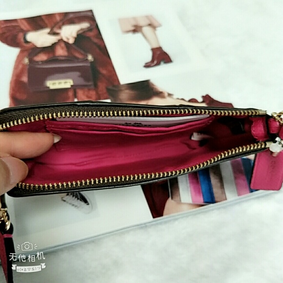 Coach Signature w Leather Trim Corner Zip Wristlet - Picture 4 of 5